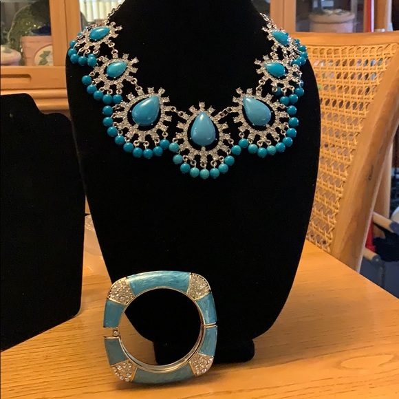 Jewelry - Turquoise blue necklace and bracelet